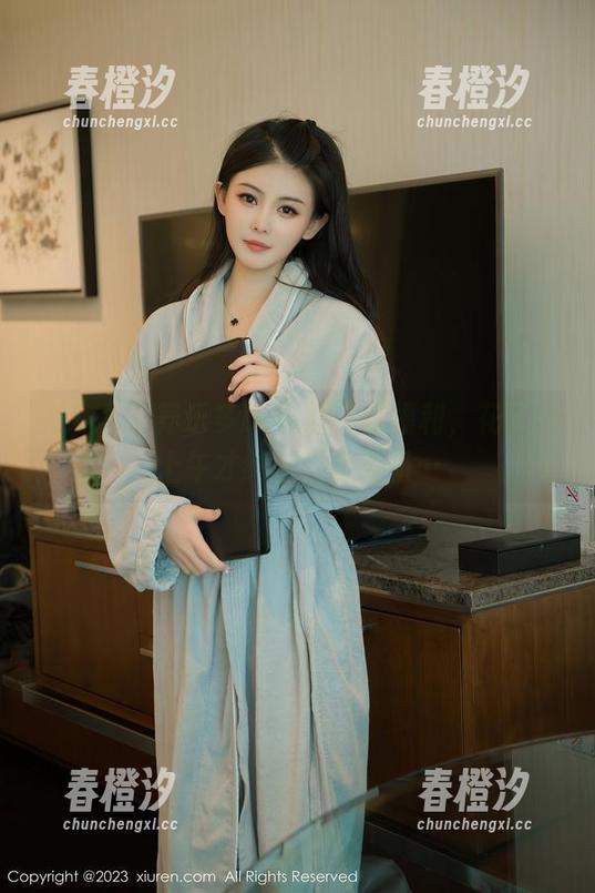 秀人网 - 养乐多Doll的空姐福利，花了一上午才终于找着原图…