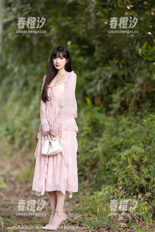 秀人网-周慕汐fairy 秀人网 - 图包收集:周慕汐fairy信仰白衬衫,难道这是她的绝招?随便一穿,小白衬还能这么撩?