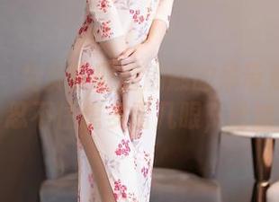 秀人网 - 免费获取唐翩翩的吊带系列美图，忍不住想多看几眼，哈哈！