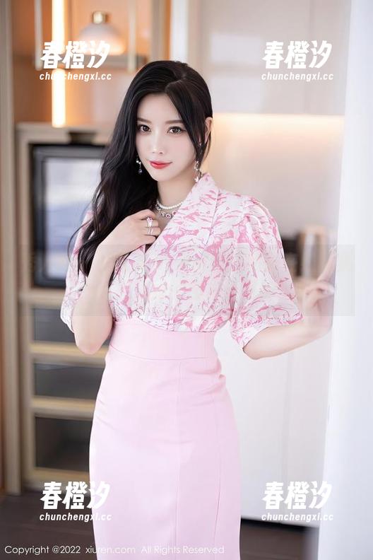 秀人网-小泡芙winna 秀人网 - 小泡芙winna叠搭和服在线图集,真想说她的脚本谁写的!
