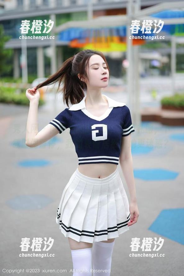 秀人网 - 图包里的戴渃欣，穿着礼服，下载时间暂停，我的表情居然比她更迷惑？