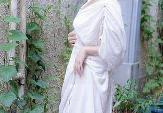 秀人网 - 李丽莎穿上连体衣，我在免费图包里轻轻晃动