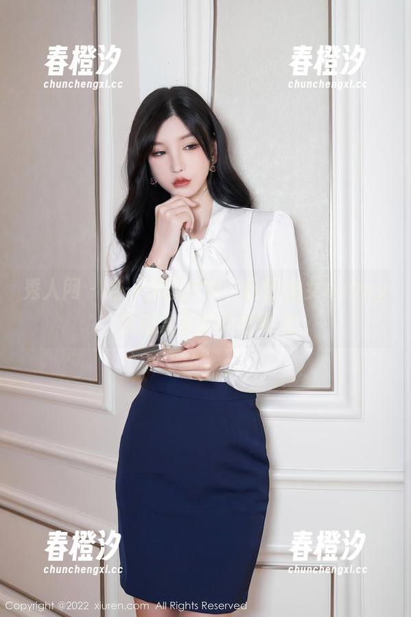 秀人网-盼盼龙女sunny 秀人网 - 这一张图片中,盼盼龙女sunny私拍美足的翩然舞动