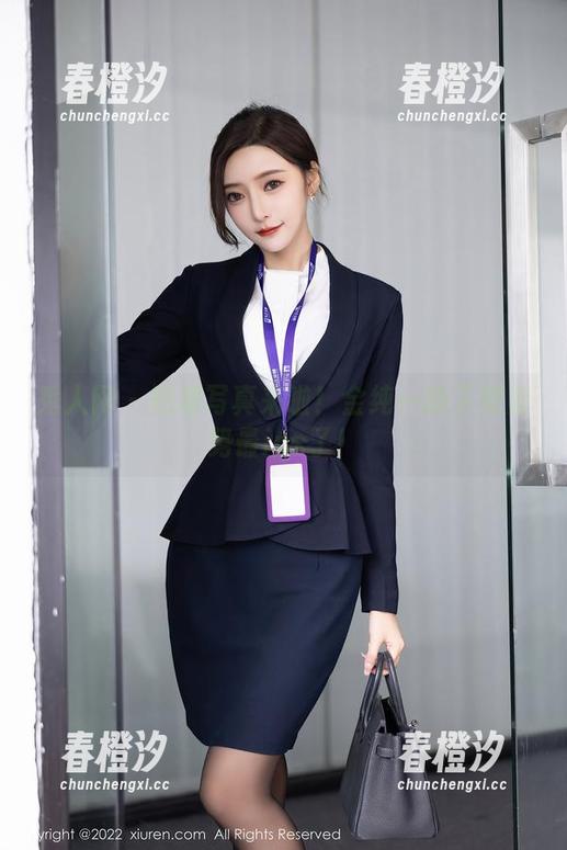 秀人网 - 短裙写真来啦！金纯一的下载姿势最ins了！