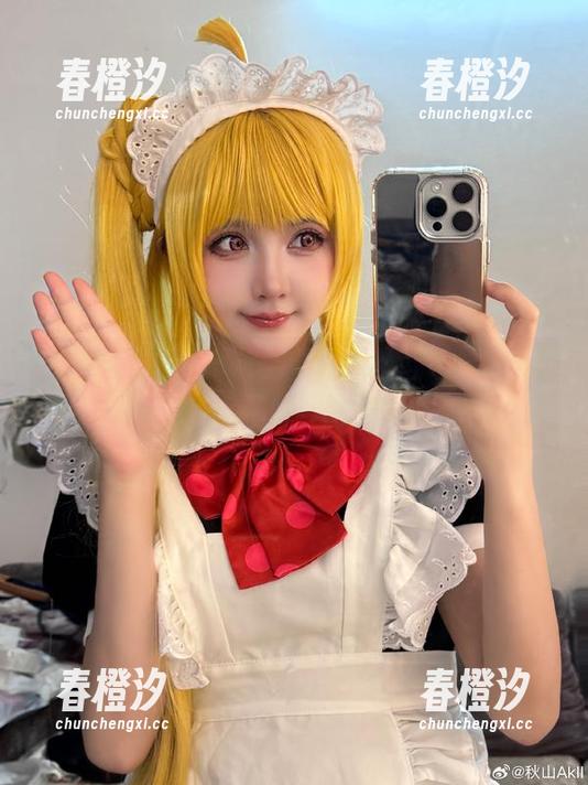 秋山AkI 走过路过不要错过,秋山AkI的mirror彩云正分享一种灵动的美。