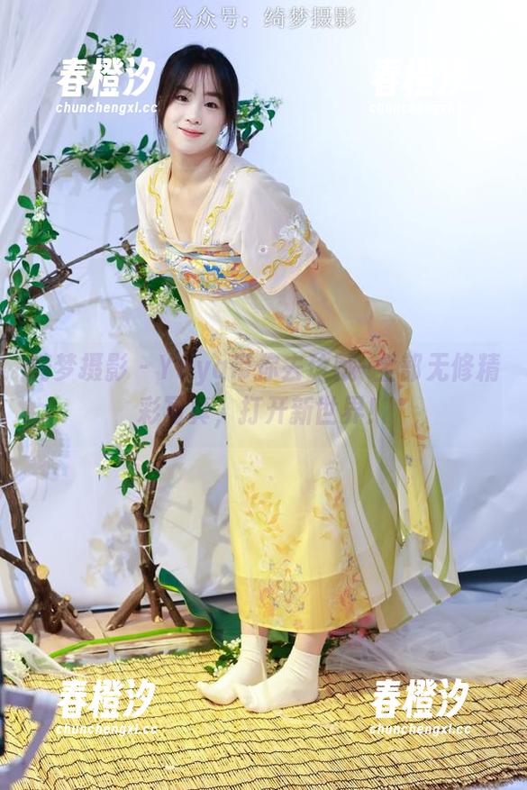 绮梦摄影 - Yaya带你去珍藏–全部无修精彩写真，打开新世界！
