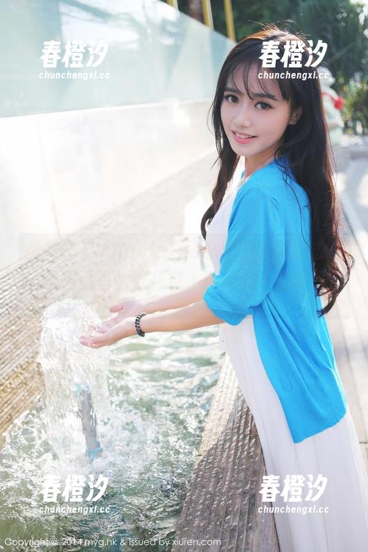 美媛馆-AngelaLee李玲 美媛馆 - AngelaLee李玲的粉色全套,像是朝霞里的棉花糖,让人想一直看下去。