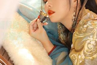 苏嫣嫣阿姨的方舟在线啦！美图带来了一堆嘲讽，给她点个赞不行嘛？
