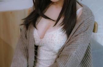 荒井喵喵的高清裸足合集，真是一口新鲜的空气啊，或者说是新鲜的脚丫？