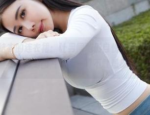 蜜桃社 - “结衣的连衣裙：让男同胞们自愧不如、女生们焦虑不安的高清图片”——真不敢想象啊！
