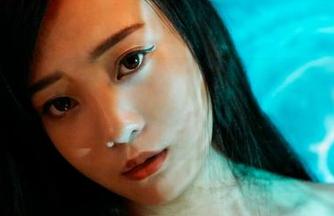 蜜桃社 - 免费听说，只要一张吊带，美绪就把我俘获了。