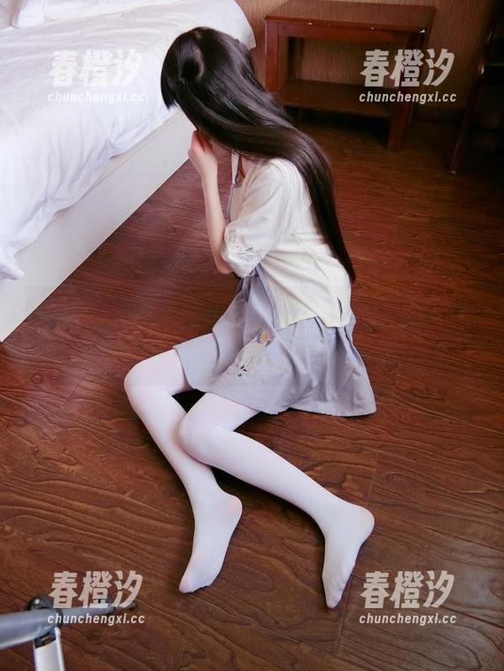 无圣光之下，西尔酱带来了夏天的真实写照——别担心，有冷饮在等着！
