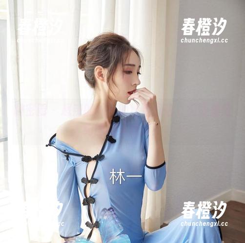 微密圈 - 超辣的林一的泳池探险，原图里隐约的波光粼粼！