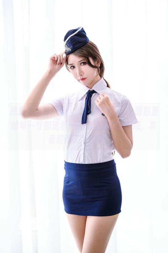 把握住阮邑Fairy的“大象OL”，图包里的每一寸都透着一股无圣光的幽默感，真是刷新了我的审美。