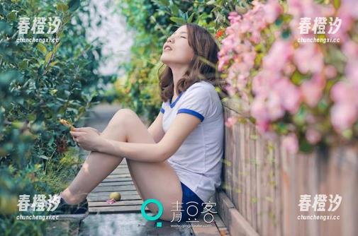 青豆客 - 刘飞儿Faye的写真集：关于姐姐的一点脑洞，极简而又复杂。
