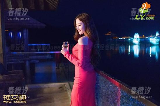 青豆客 - 王婉悠Queen牛仔裤写真，不经意间戳中我那颗脆弱的心～