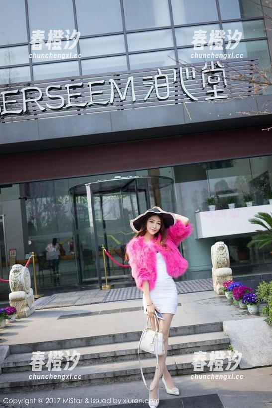 魅妍社 - 看糯美子Mini如何把修女写真拍得有点‘不正经’，猛戳下载按钮